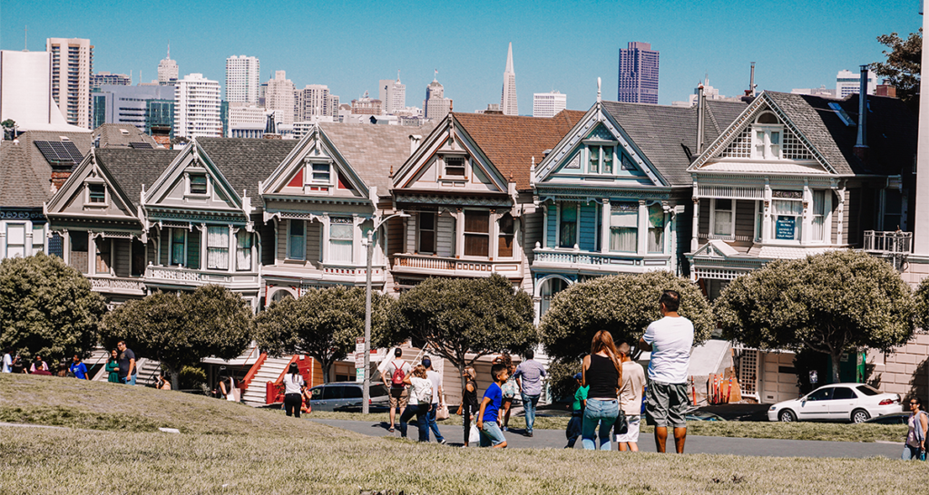 families walking in a neighborhood of San Francisco